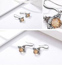 Load image into Gallery viewer, Lovely Bee Drop Earring