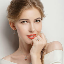 Load image into Gallery viewer, Lovely Bee Drop Earring