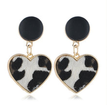 Load image into Gallery viewer, Imitation Velvet Heart Earring