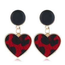 Load image into Gallery viewer, Imitation Velvet Heart Earring