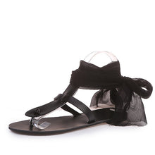 Load image into Gallery viewer, Flat Bottom Cross Strap